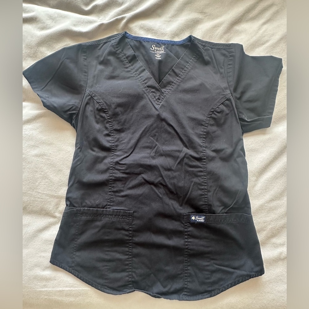 Swell scrub top